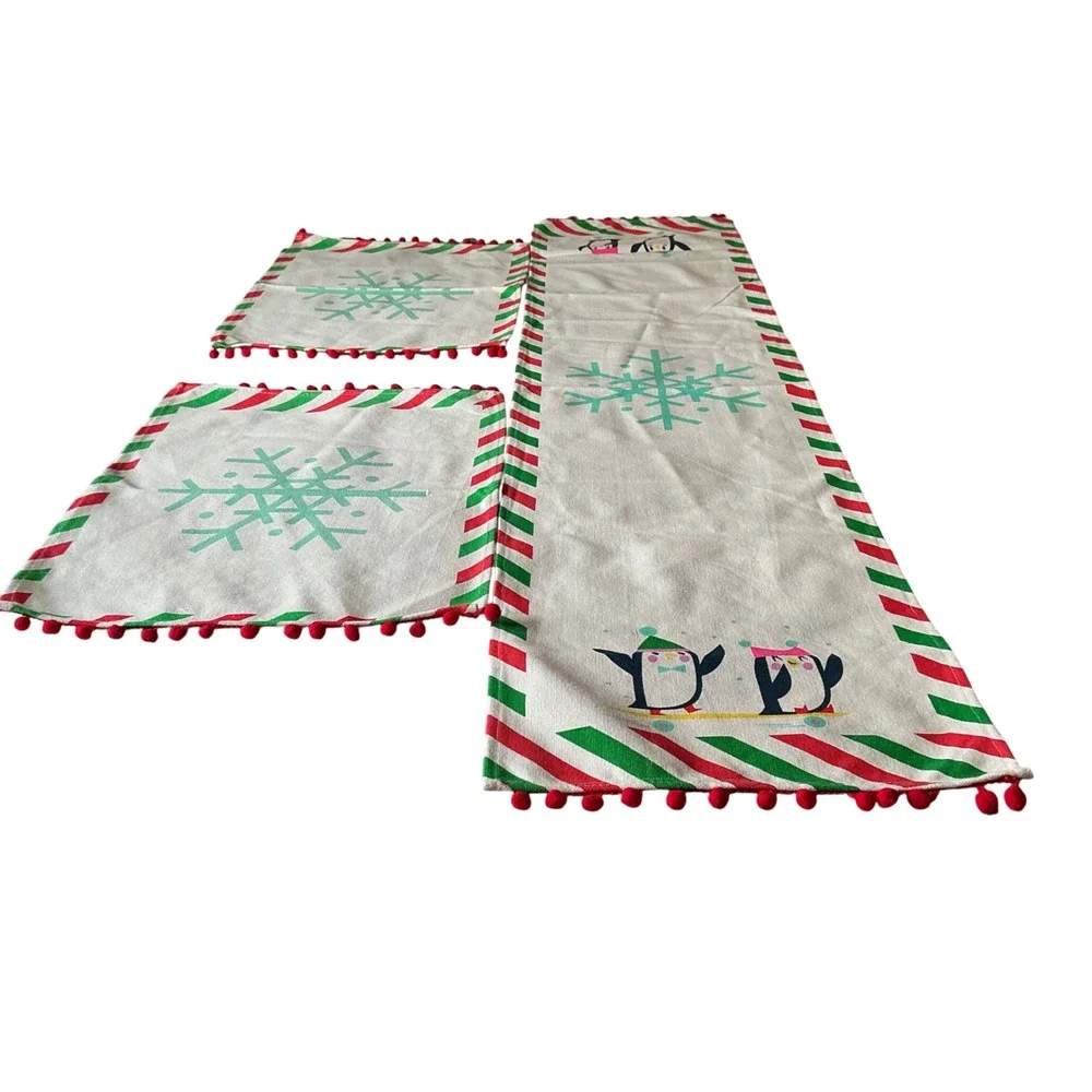 Christmas Table Runner‎ & Placemats Set Holiday Penguins Snowflakes Pom Pom Trim